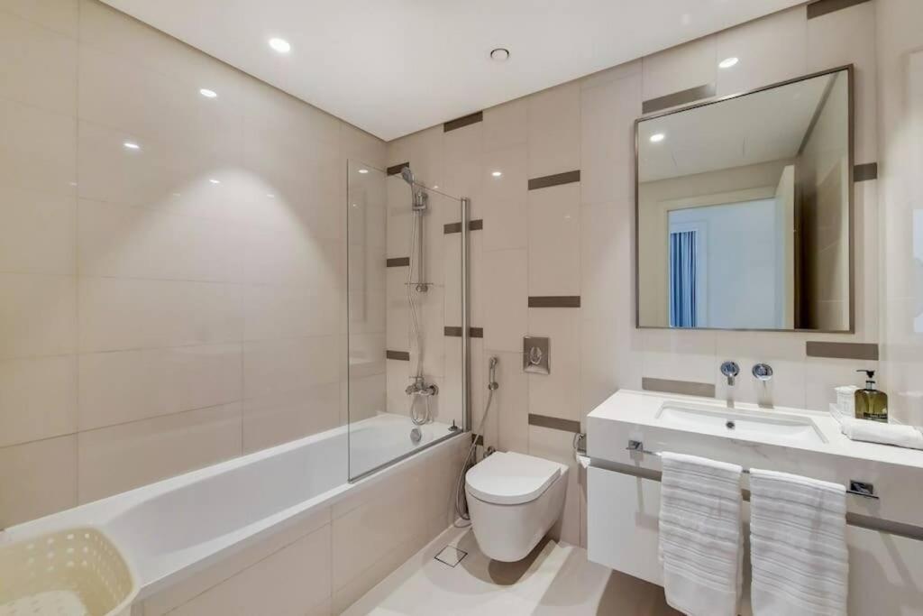 Stunning View Large 2 Bed Apartment