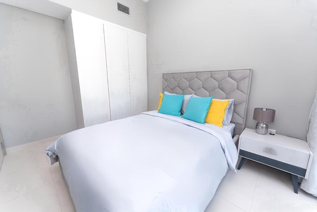 Cozy & Modern 1br In Business Bay Walking Distance To The Metro Dubai