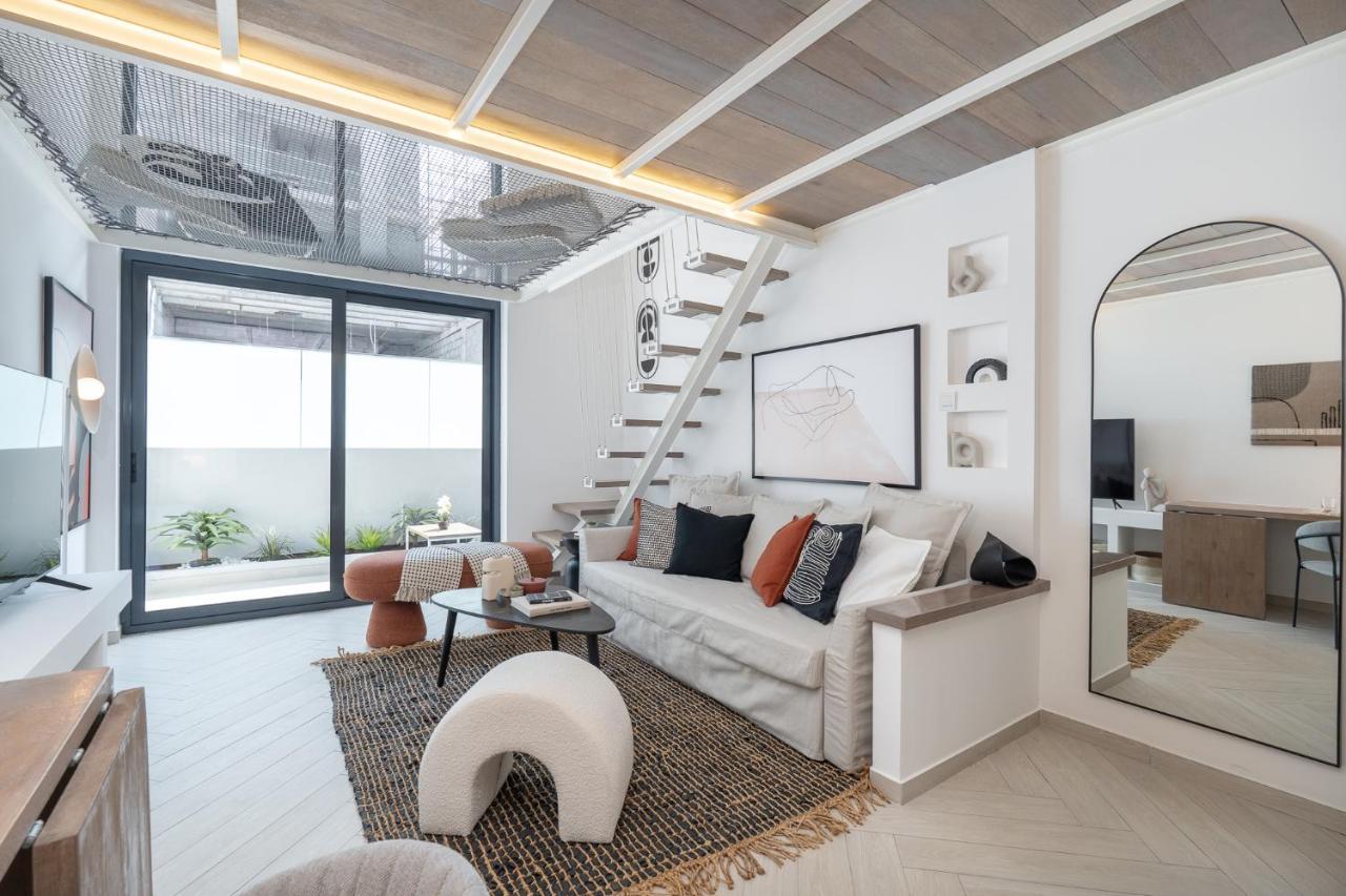 Fashionable Loft With Catamaran Net In Jvc *
