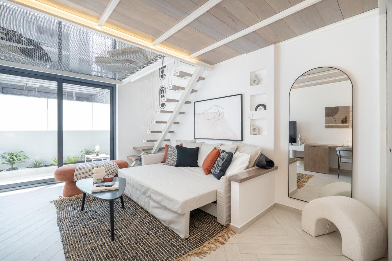 Fashionable Loft With Catamaran Net In Jvc Apartment