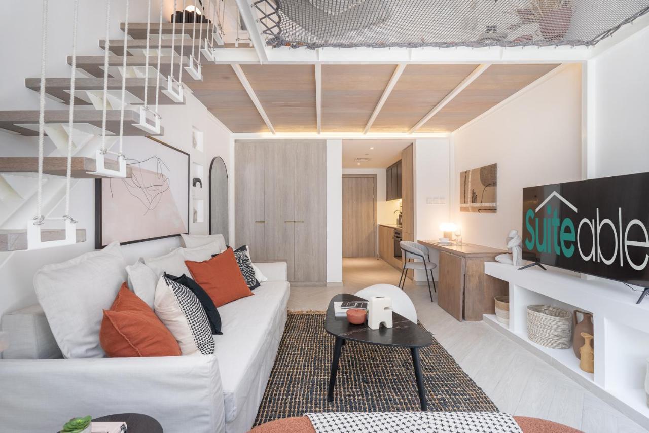 Fashionable Loft With Catamaran Net In Jvc