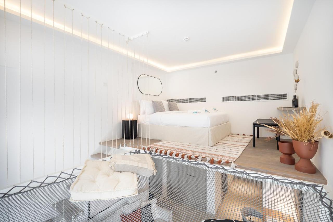 Fashionable Loft With Catamaran Net In Jvc Apartment *