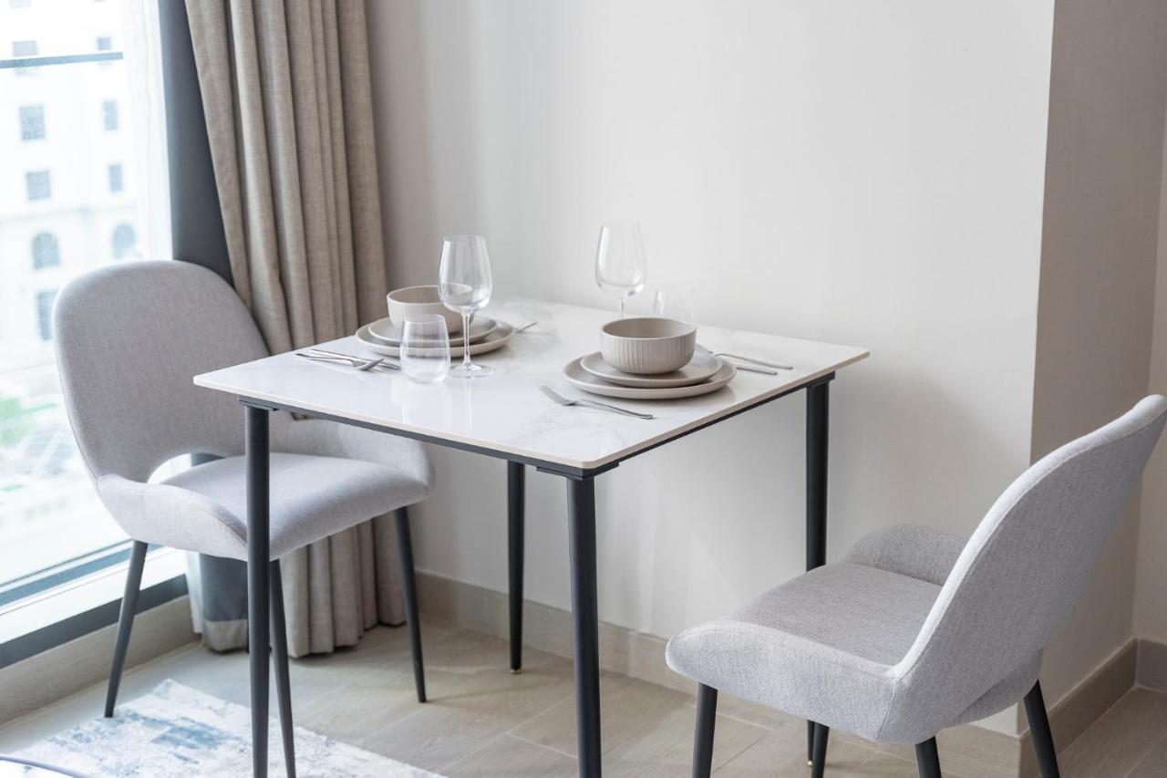 Apartment Dive Into Luxury At Liv - Suiteable Dubai