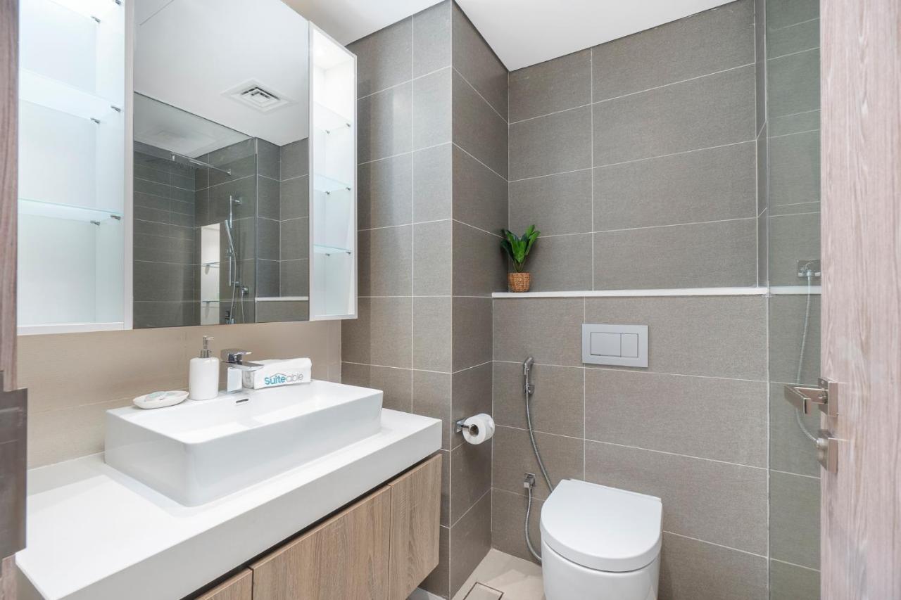 Apartment Dive Into Luxury At Liv - Suiteable