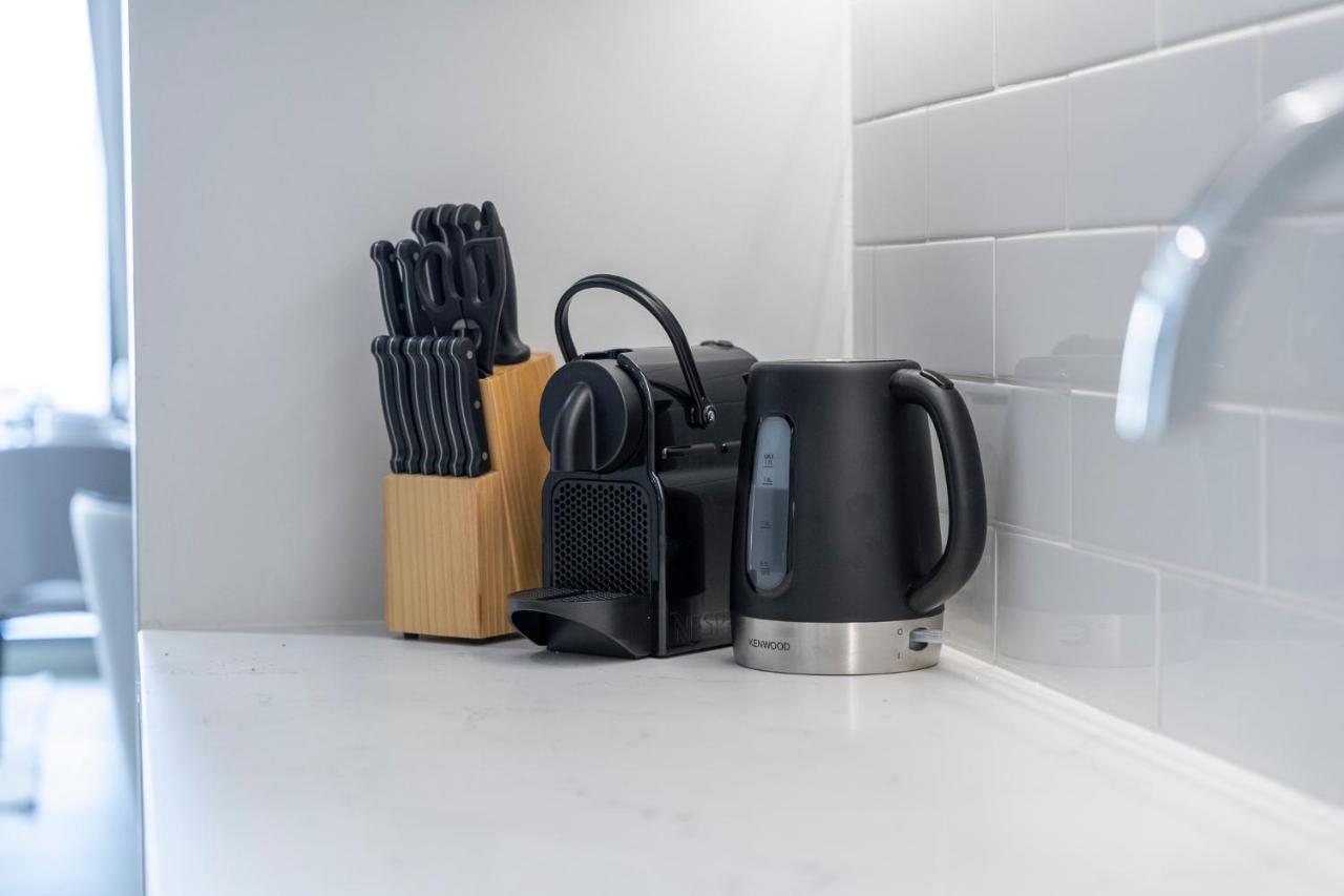 Apartment Dive Into Luxury At Liv - Suiteable