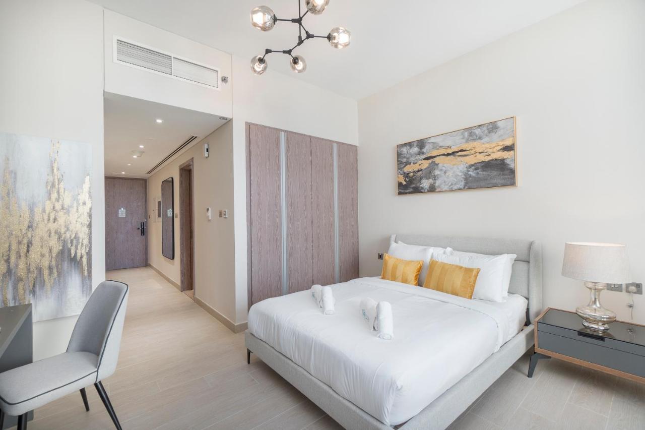 Dive Into Luxury At Liv - Suiteable