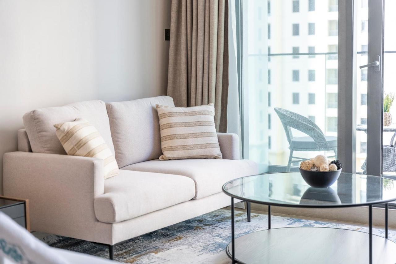 Apartment Dive Into Luxury At Liv - Suiteable Dubai