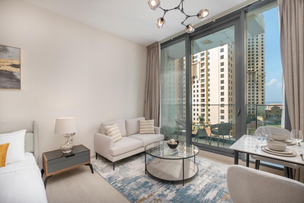 Dive Into Luxury At Liv - Suiteable Apartment Dubai