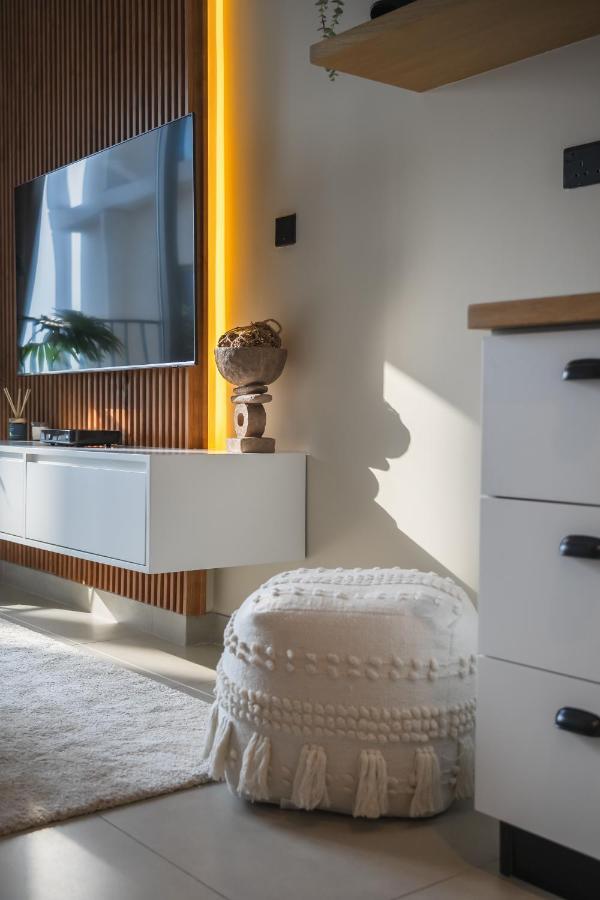 Cozy In Hills Apartment *