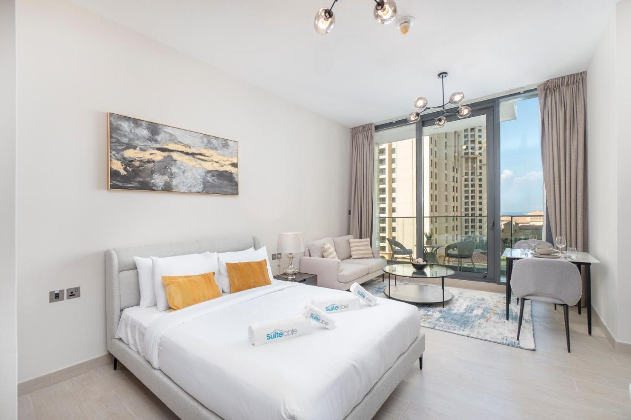 Apartment Dive Into Luxury At Liv - Suiteable
