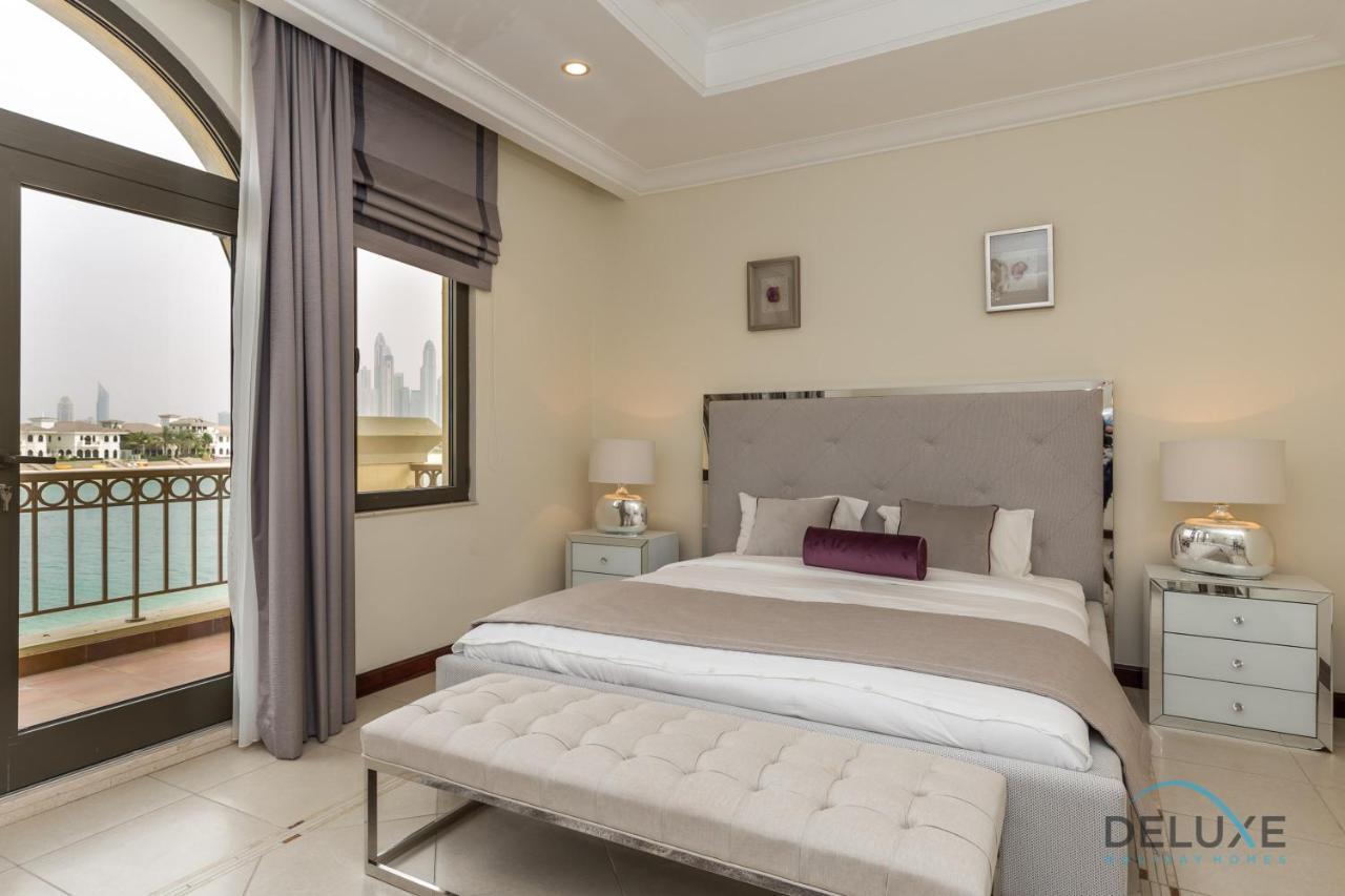 Charming 5br With Assistant's And Private Pool On Palm Jumeirah By Deluxe