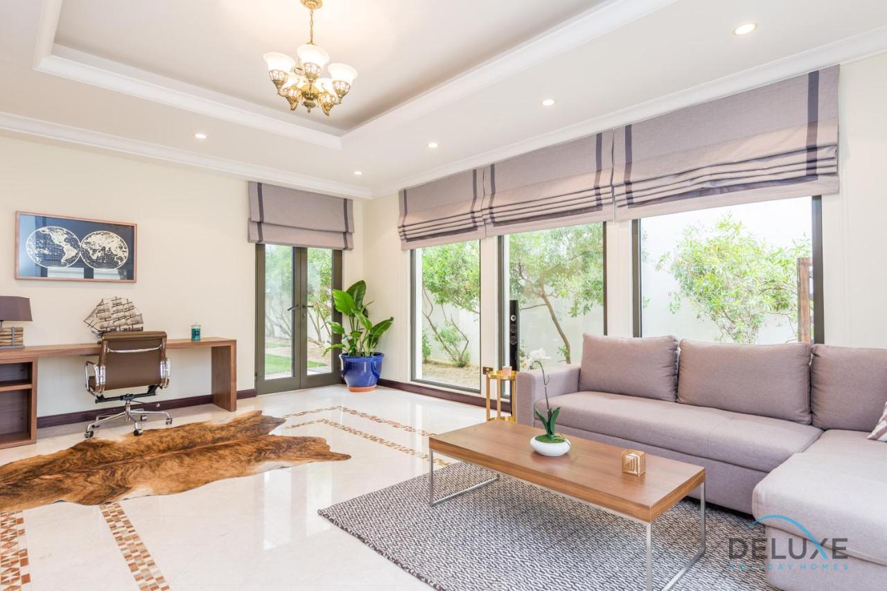 Charming 5br With Assistant's And Private Pool On Palm Jumeirah By Deluxe Apartment