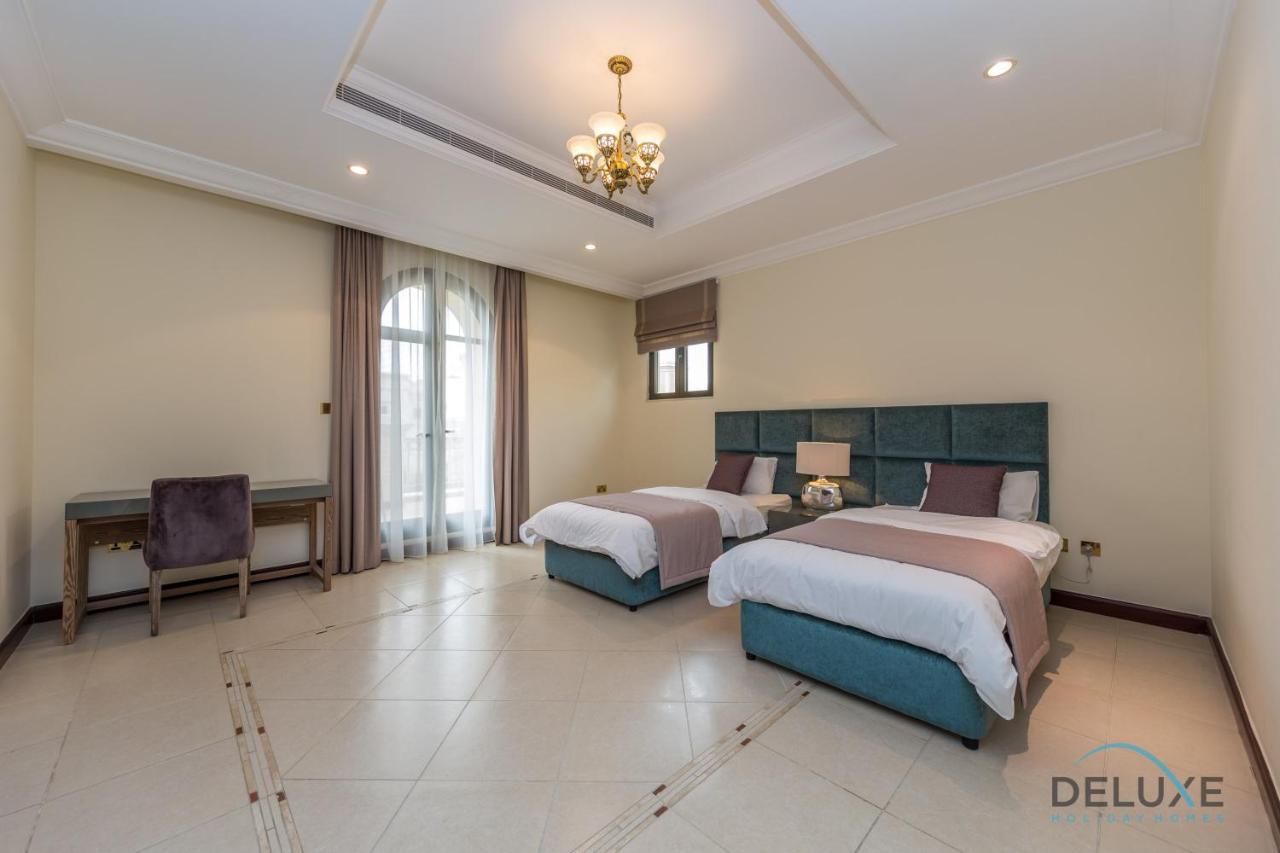 Charming 5br With Assistant's And Private Pool On Palm Jumeirah By Deluxe Dubai