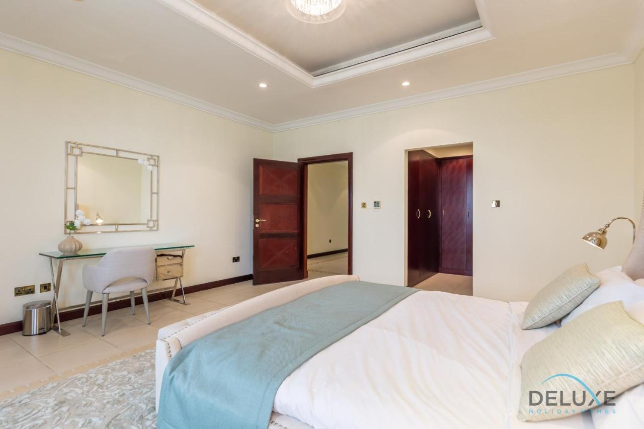 Charming 5br With Assistant's And Private Pool On Palm Jumeirah By Deluxe * Dubai