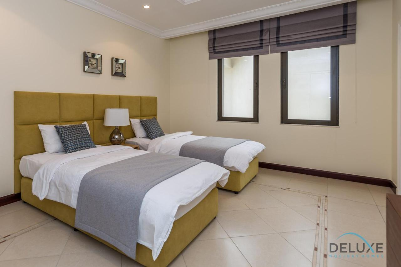 Charming 5br With Assistant's And Private Pool On Palm Jumeirah By Deluxe Apartment