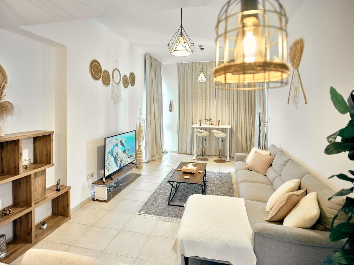Luxury 2 Bedroom With Full Marina View Apartment *