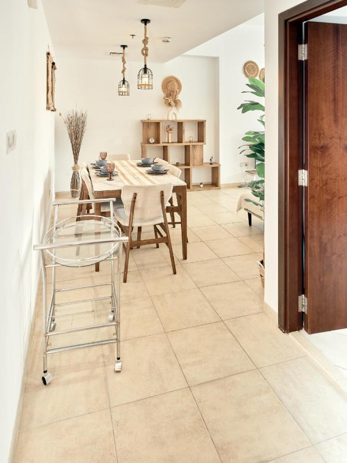 Luxury 2 Bedroom With Full Marina View Apartment