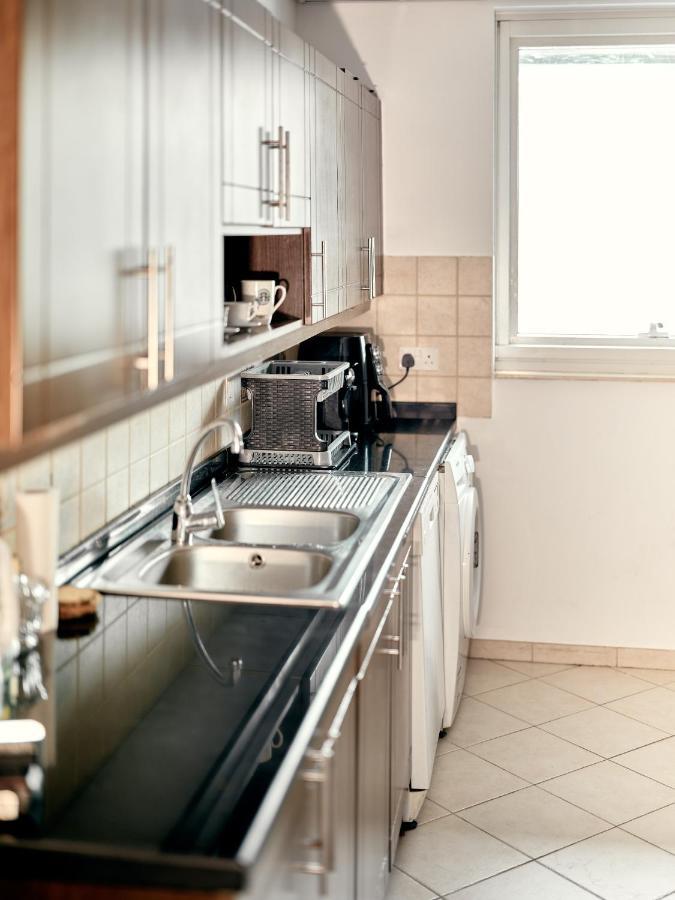 Luxury 2 Bedroom With Full Marina View Apartment *