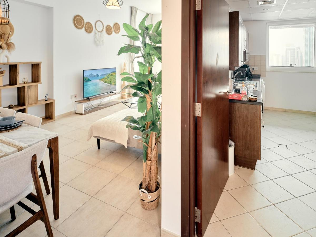 Luxury 2 Bedroom With Full Marina View Apartment Dubai