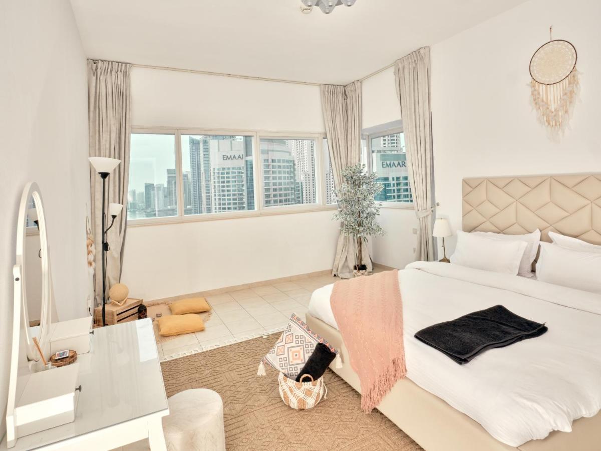 Luxury 2 Bedroom With Full Marina View Apartment