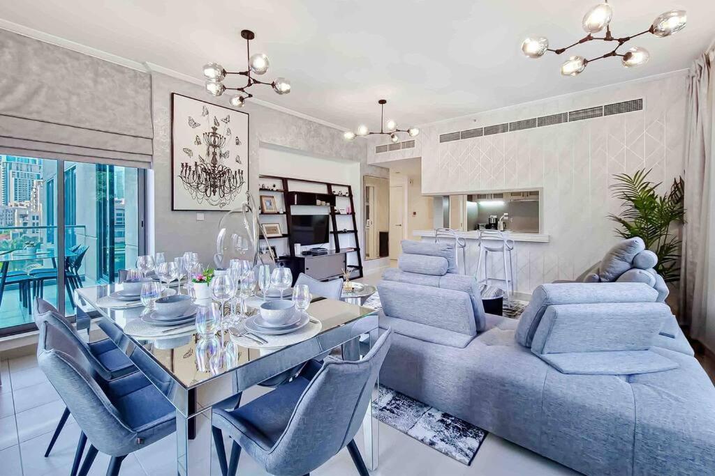 Apartment Chic Park At Mall With Pool, Gym, Squash Courts, Games & Mini Theatre! *
