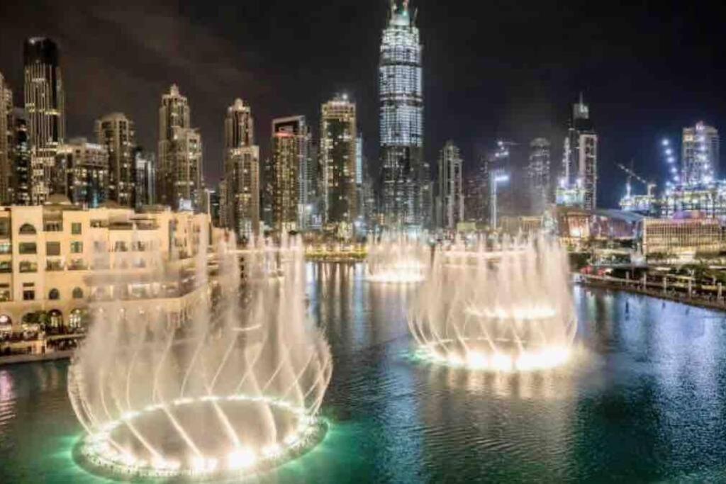 Chic Park At Mall With Pool, Gym, Squash Courts, Games & Mini Theatre! *