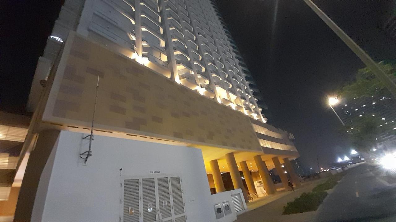 Your 2 Bbay * Dubai