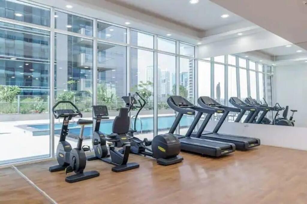 Canal Access Studio, 1 Min Walk To Business Bay Marina Apartment