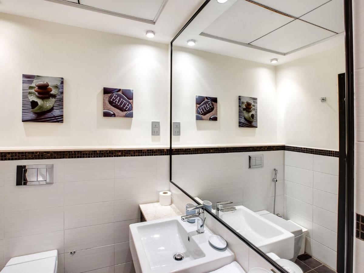 Apartment Very In Skyview Tower Marina