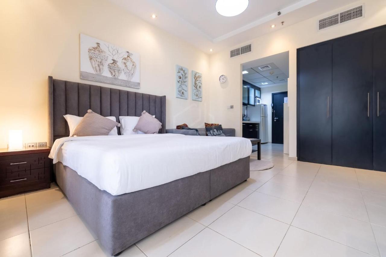 Very In Skyview Tower Marina Apartment