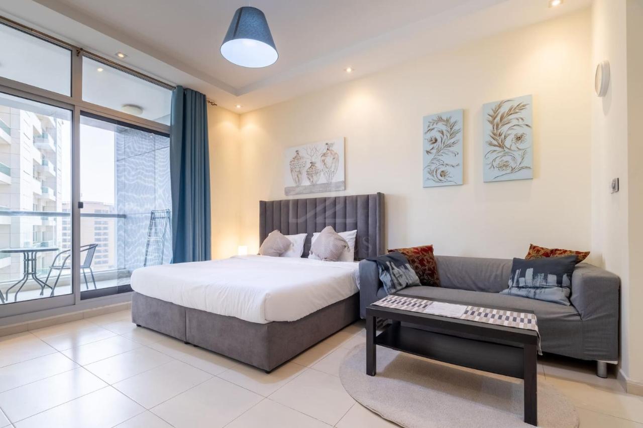 Apartment Very In Skyview Tower Marina