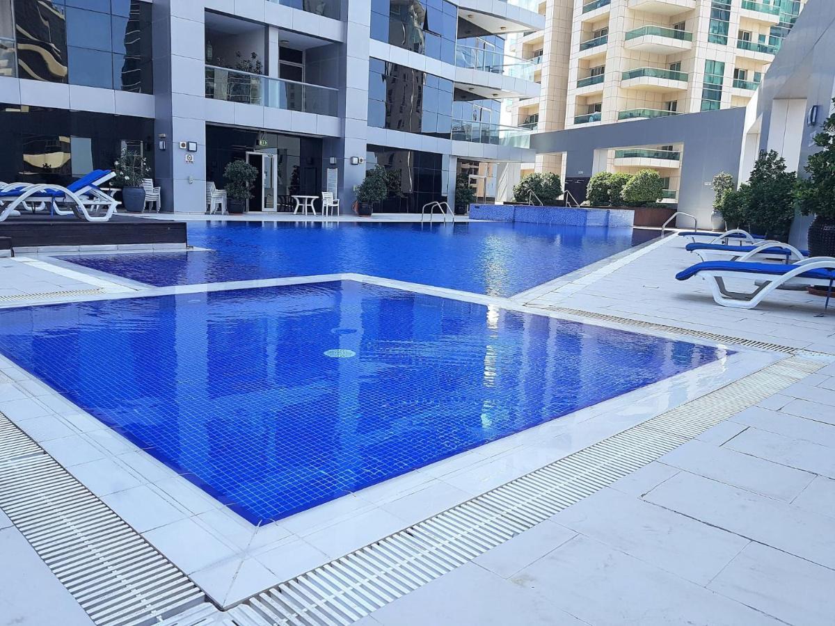 Apartment Very In Skyview Tower Marina