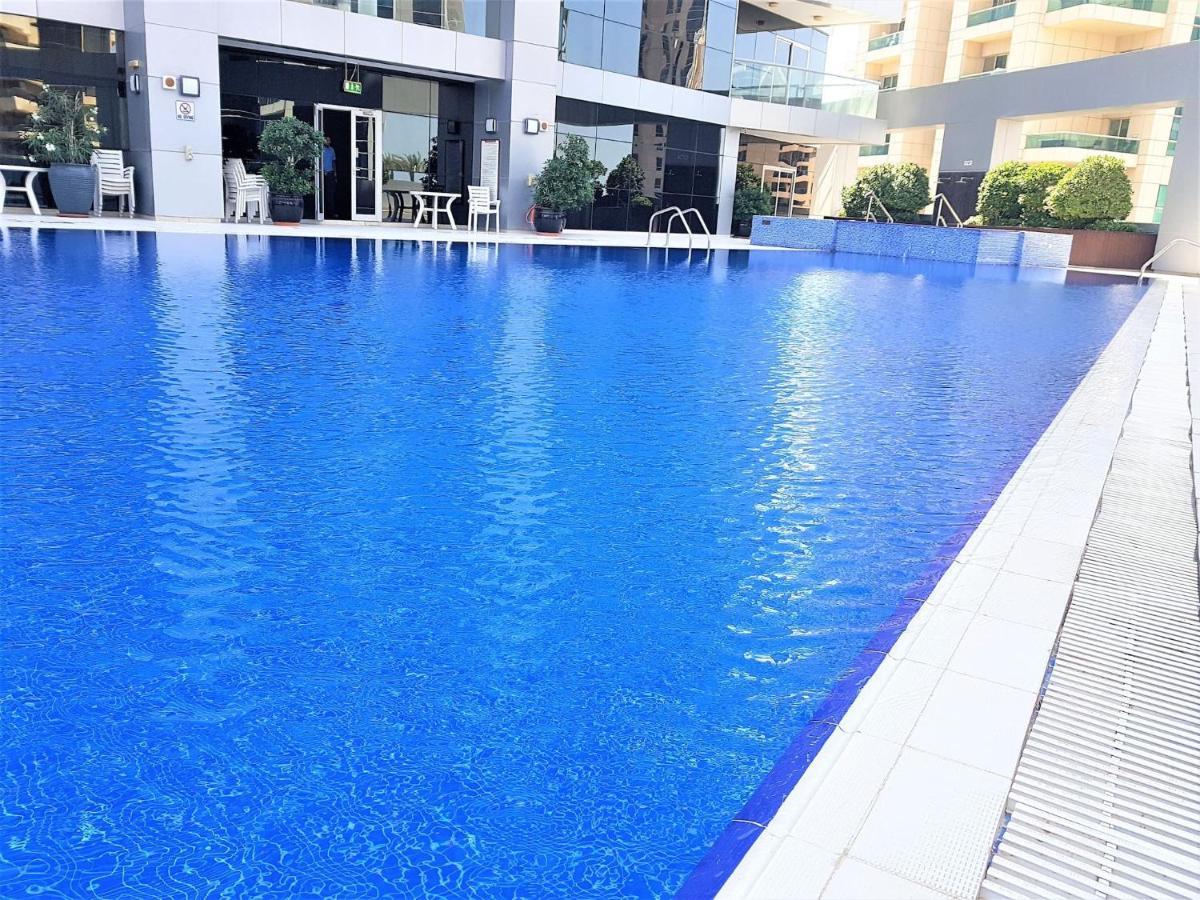 Very In Skyview Tower Marina Apartment