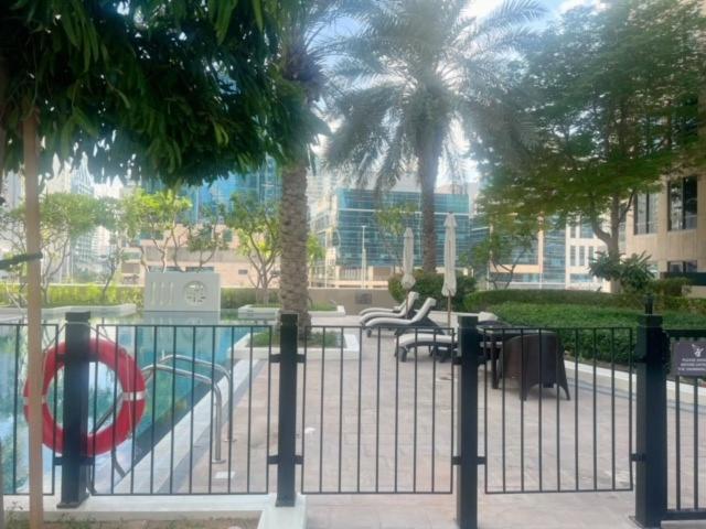 Chic Park At Mall With Pool, Gym, Squash Courts, Games & Mini Theatre! Apartment Dubai