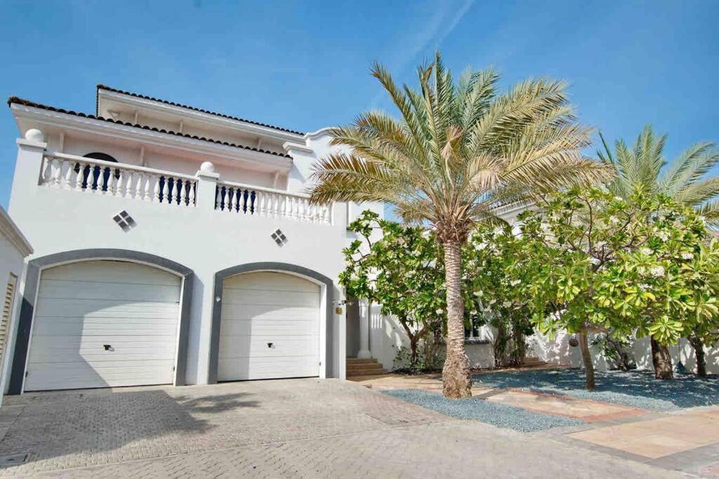 Stunnin Manresa With Private Beach & Pool On Palm Island Dubai