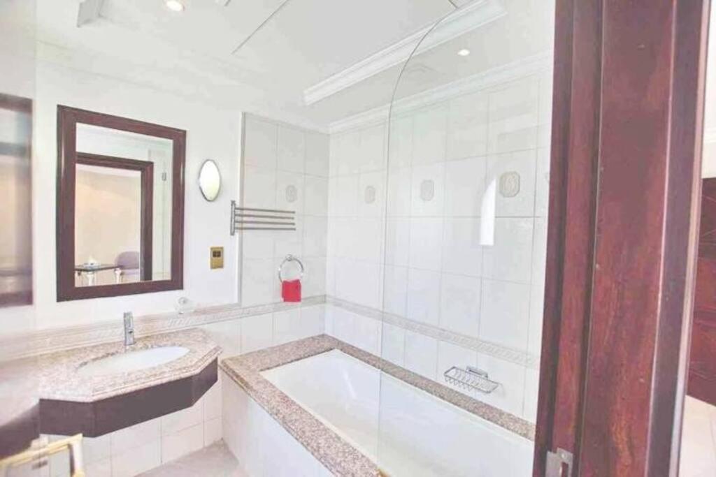 Villa Stunnin Manresa With Private Beach & Pool On Palm Island *