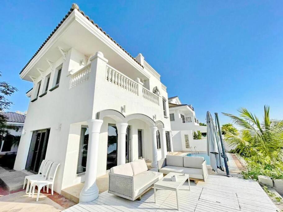 Stunnin Manresa With Private Beach & Pool On Palm Island