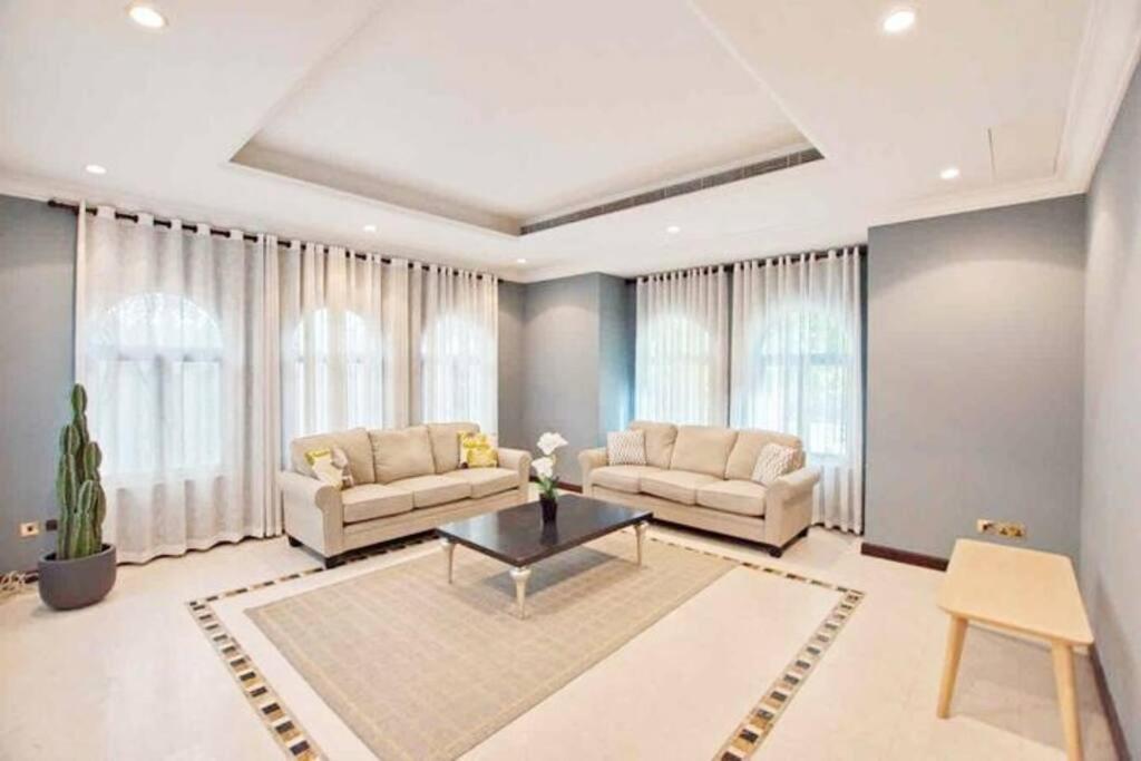 Stunnin Manresa With Private Beach & Pool On Palm Island