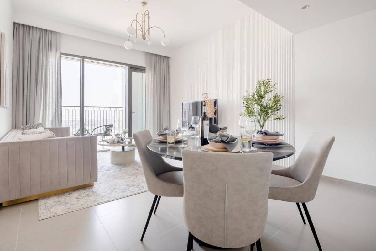 Frank Porter - Downtown Views Ii Apartment Dubai