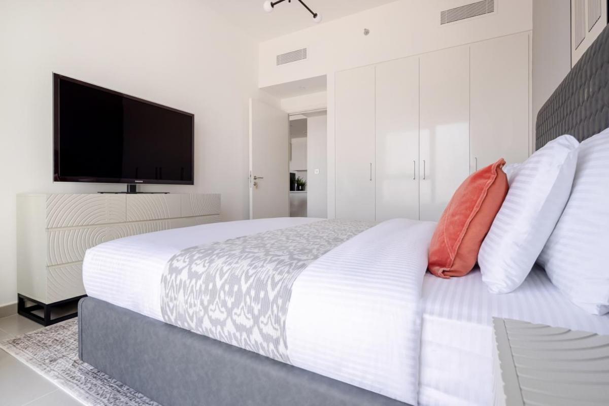 Frank Porter - Downtown Views Ii Apartment Dubai
