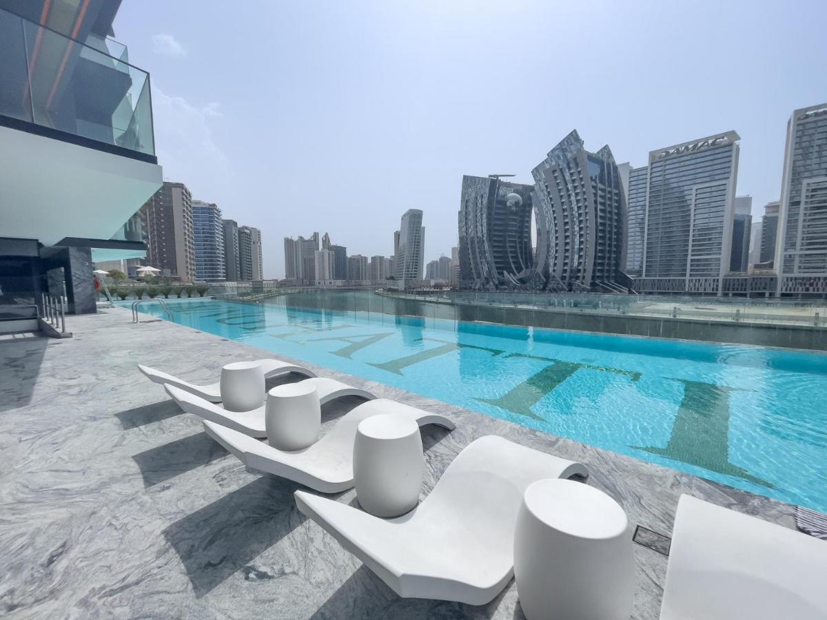 Apartment Elegant Treat With Burj Khalifa View By Suiteable