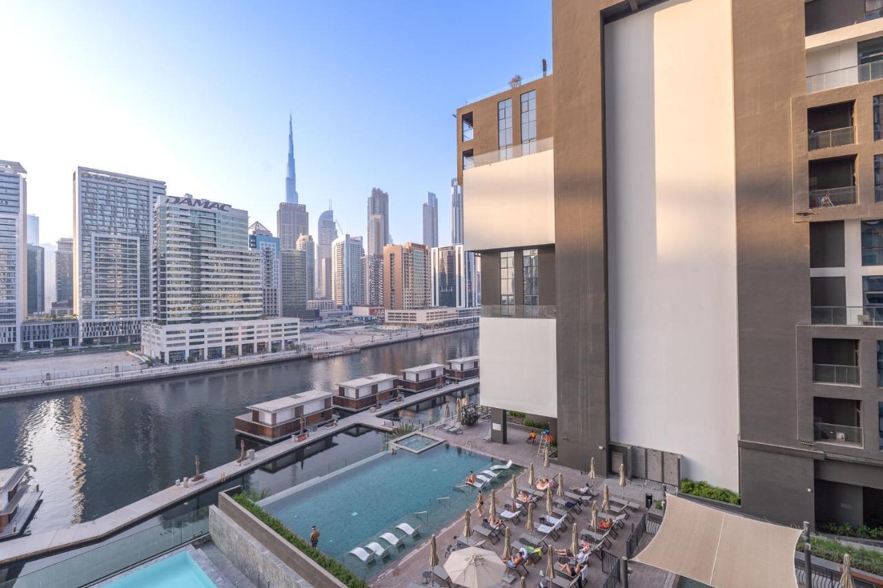Elegant Treat With Burj Khalifa View By Suiteable Dubai