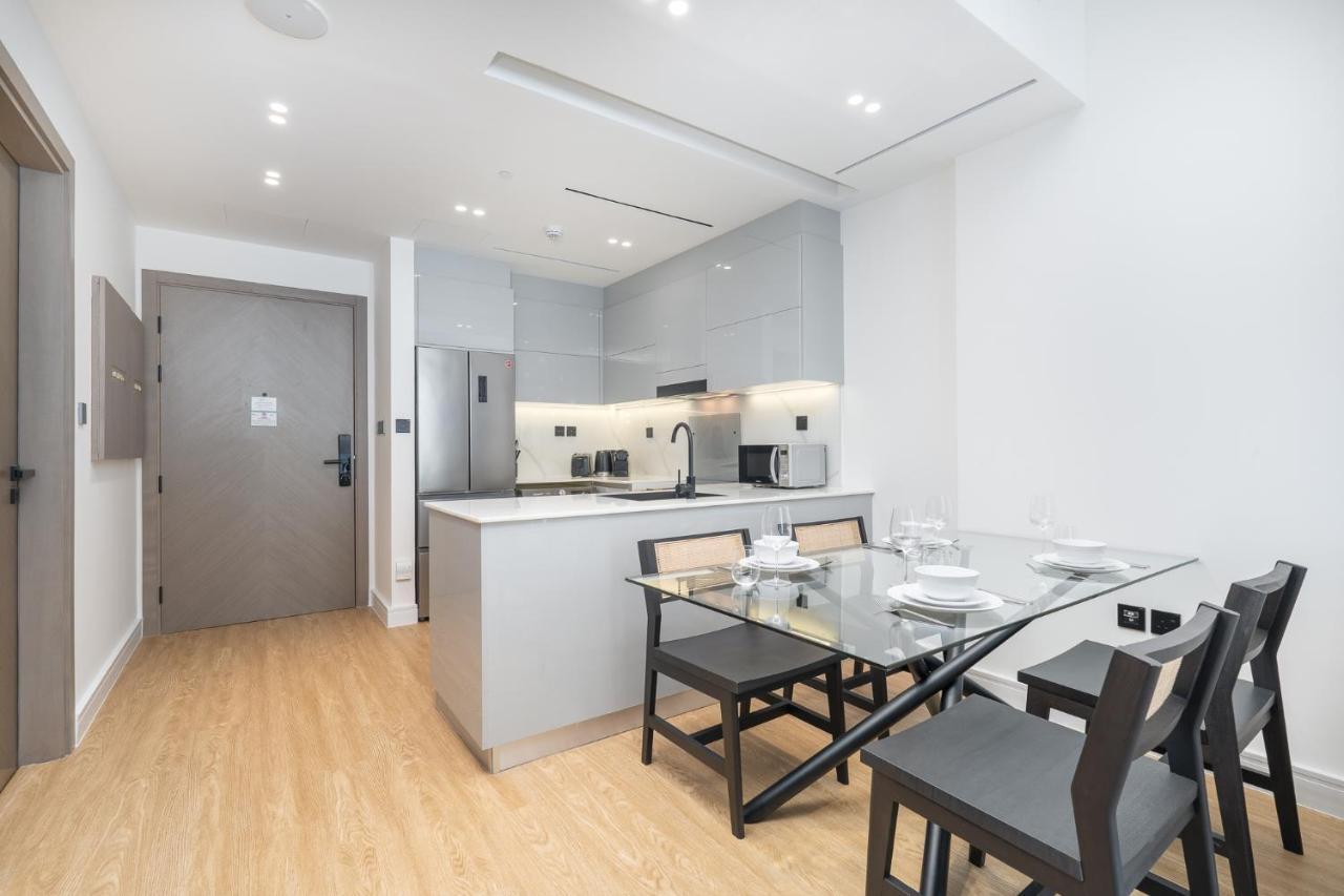 Apartment Elegant Treat With Burj Khalifa View By Suiteable *