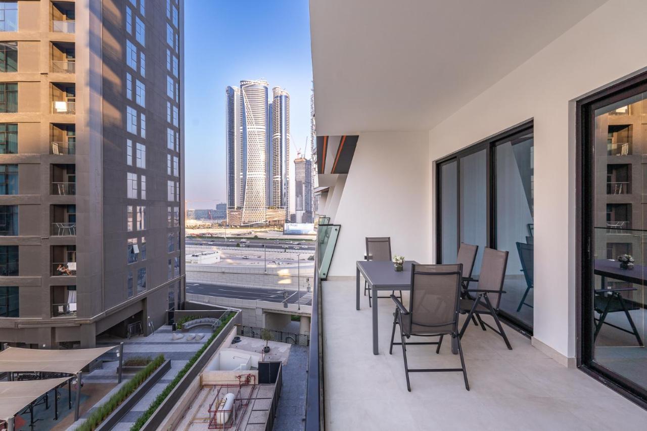 Elegant Treat With Burj Khalifa View By Suiteable Apartment *