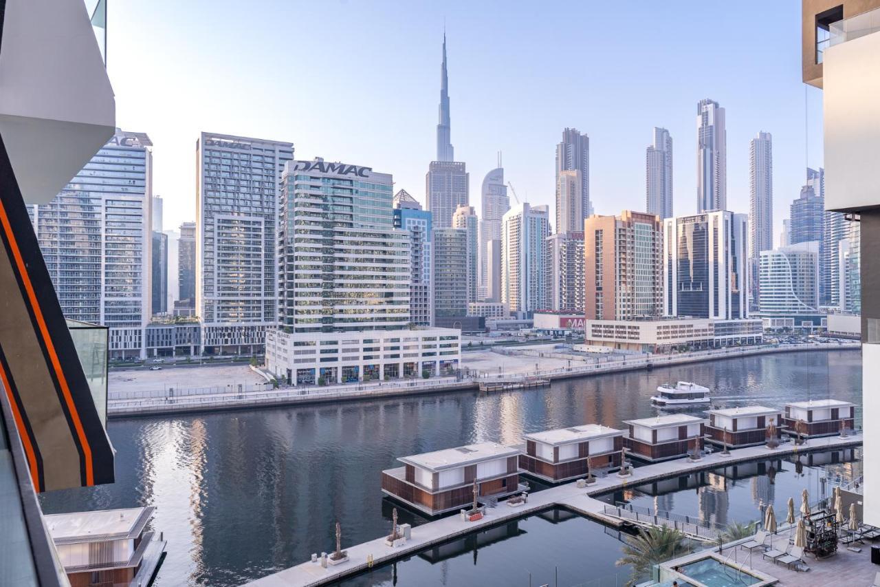 Apartment Elegant Treat With Burj Khalifa View By Suiteable Dubai