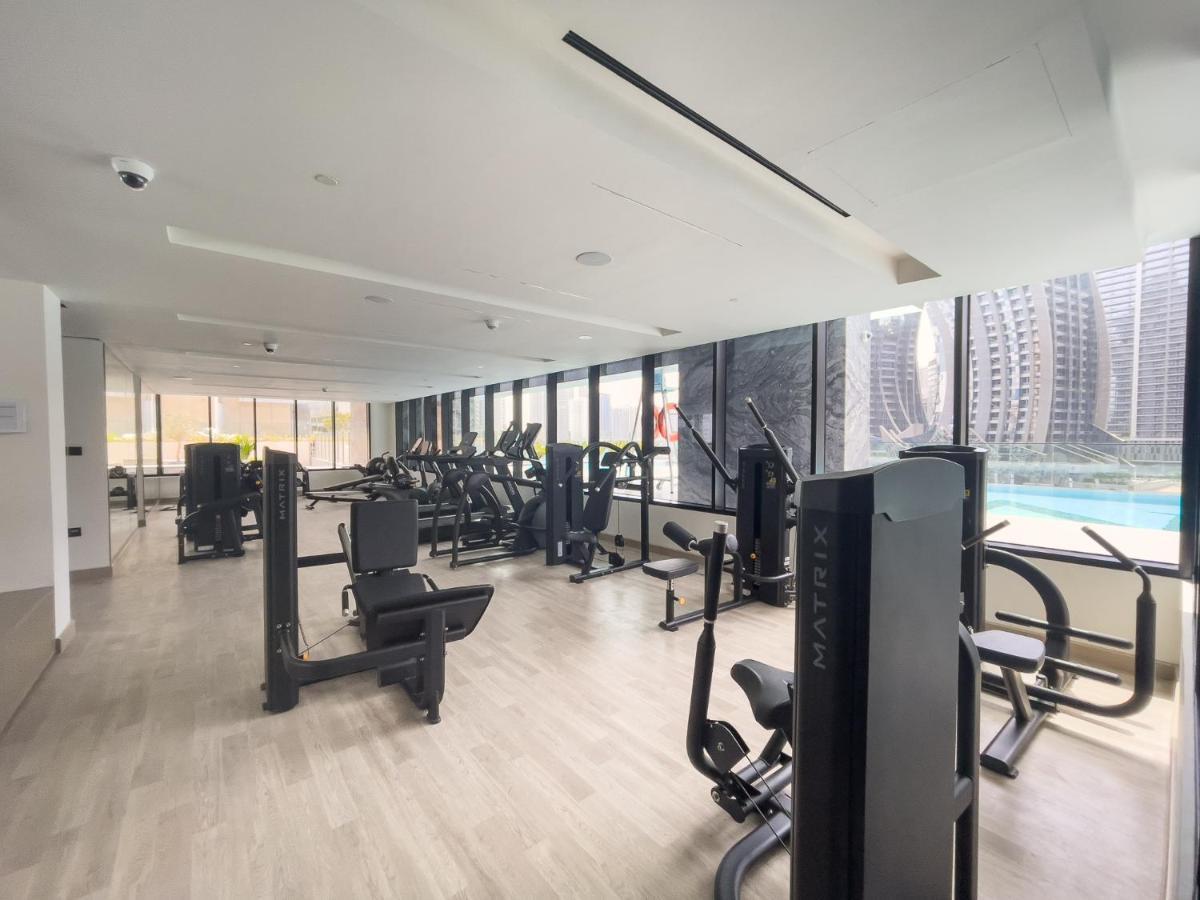 Elegant Treat With Burj Khalifa View By Suiteable Apartment