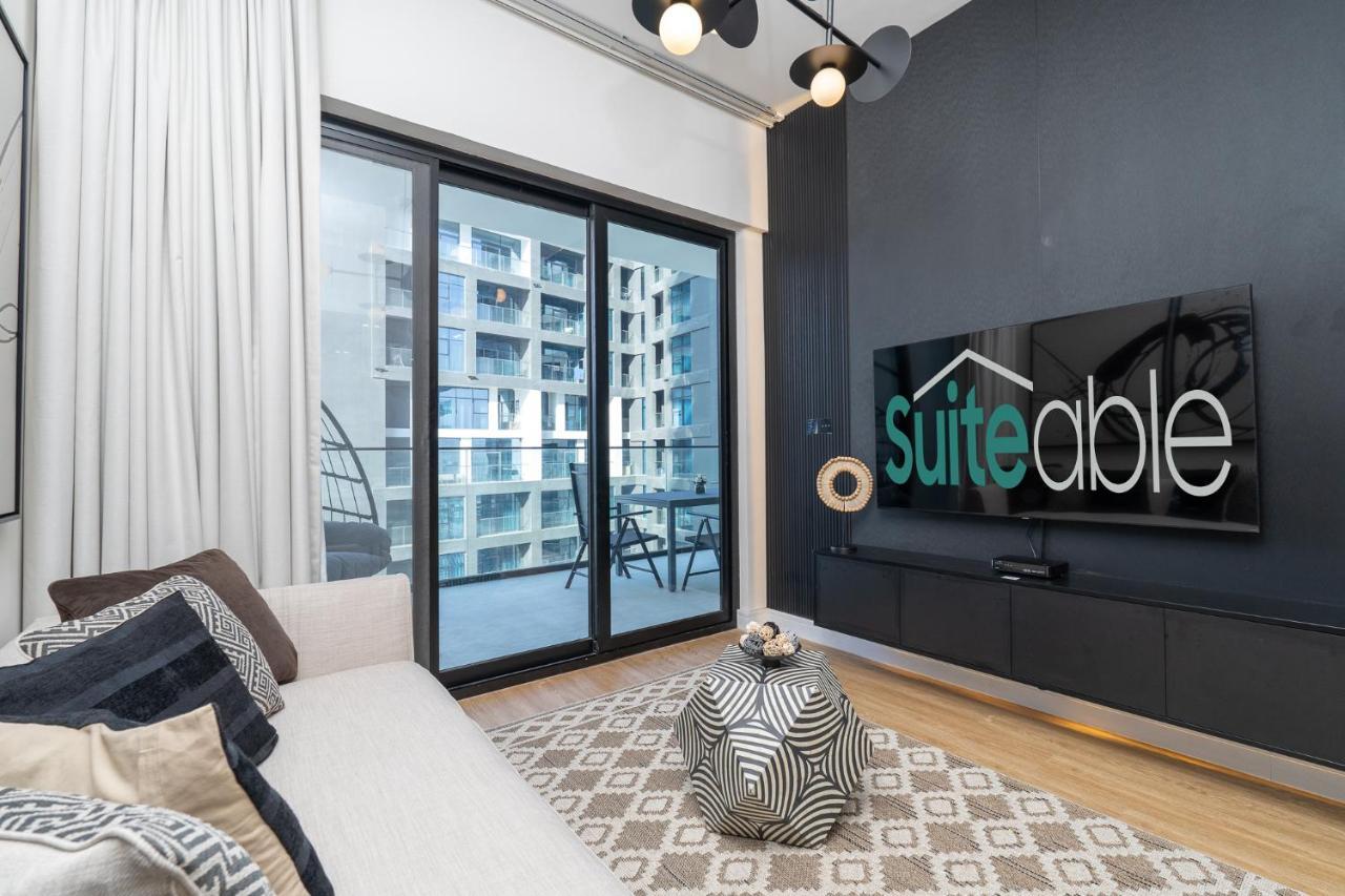 Apartment Elegant Treat With Burj Khalifa View By Suiteable *