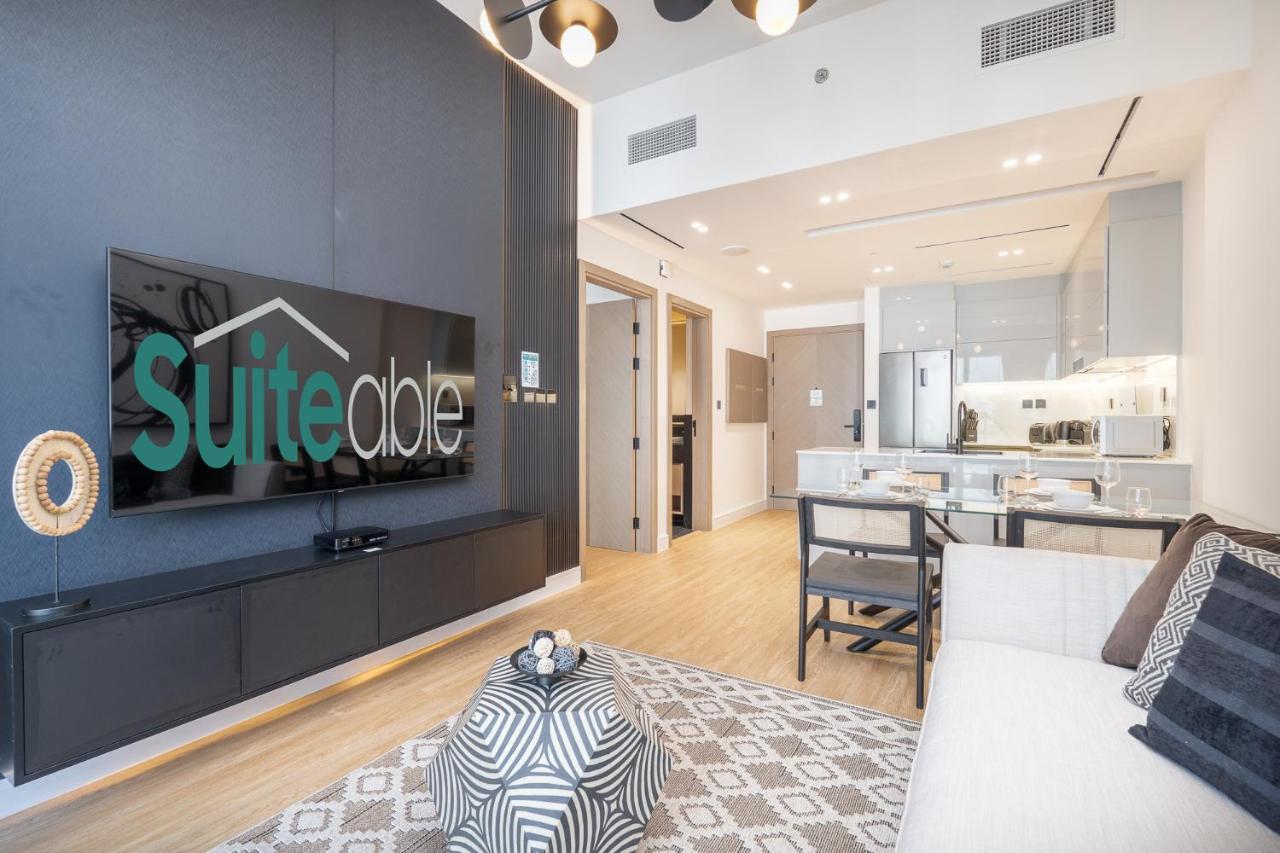 Apartment Elegant Treat With Burj Khalifa View By Suiteable *