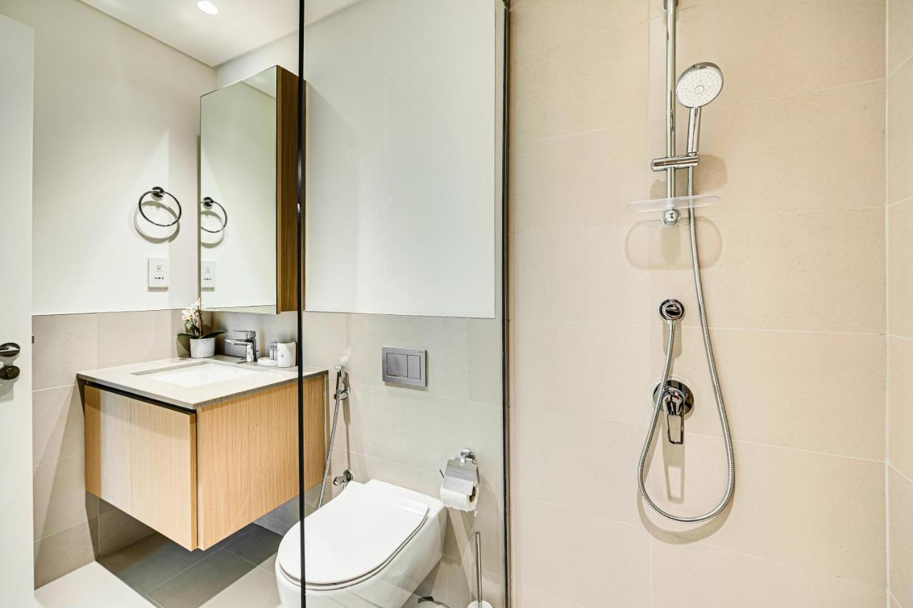 Apartment In Surf At Creek With Private Lagoon Access *