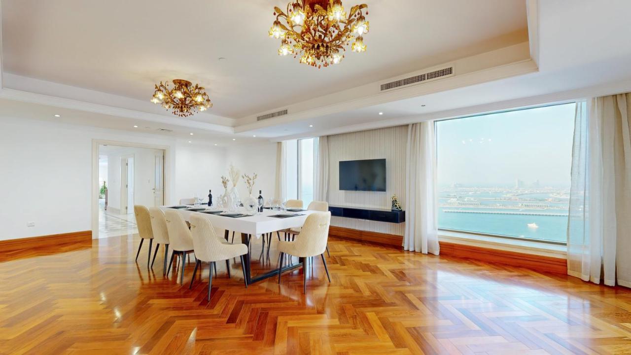 Huge Penthouse With Yacht Included And Private Pool!!! Apartment